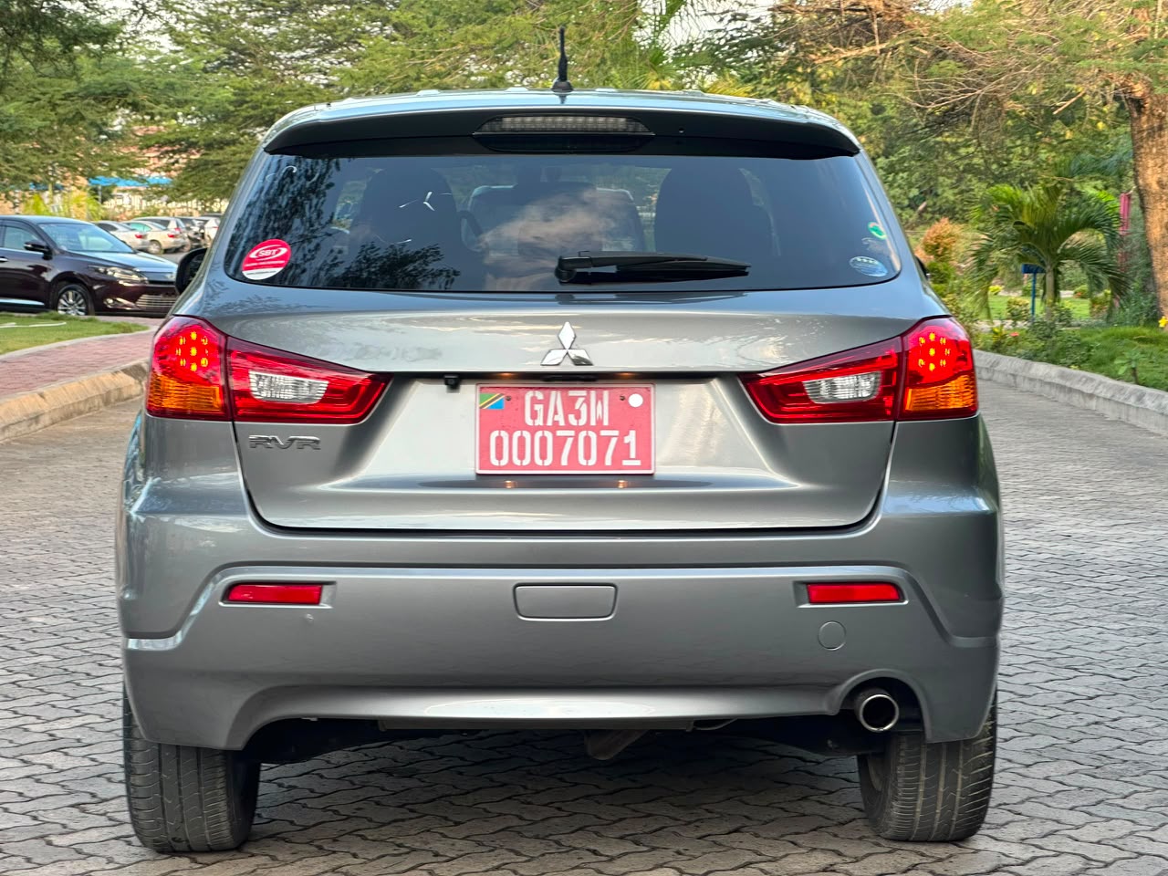 MITSUBISHI RVR thumbnail 2